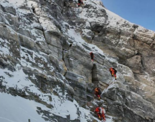 安全绳在征服珠穆朗玛峰过程中的意义重大